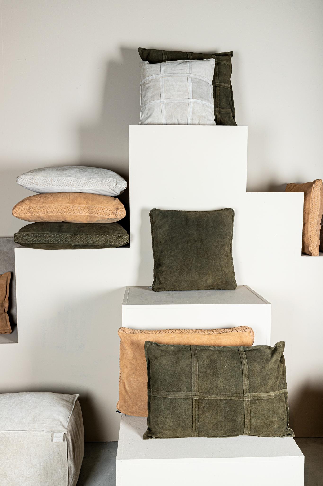 PTMD Sierkussen Cobie - 60x8x40 cm - Suede - Groen