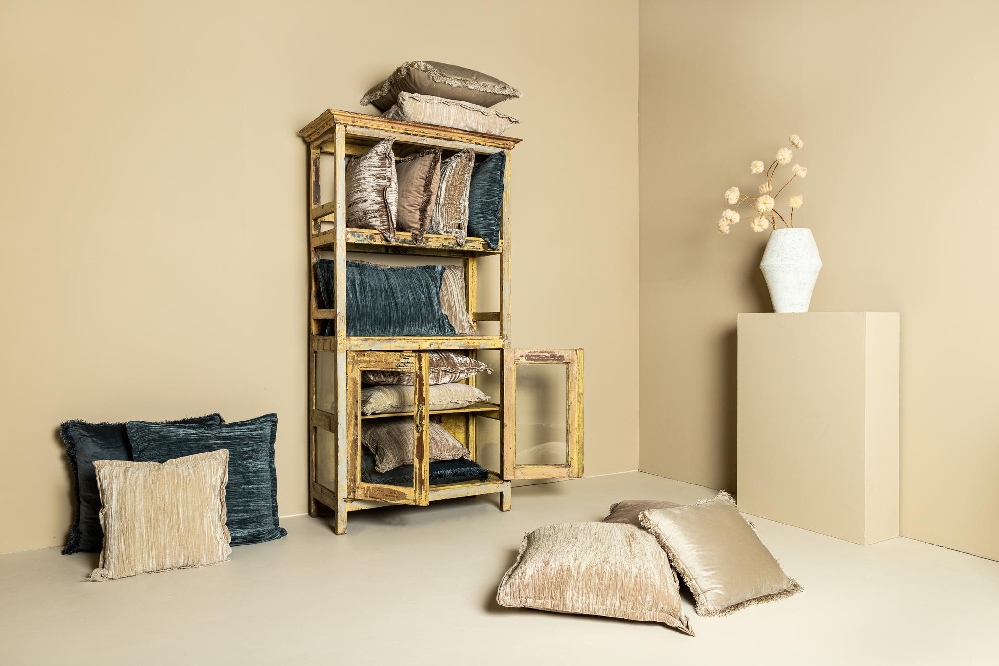 PTMD Nous Sierkussen - 60x3x40 cm - Fluweel - Blauw