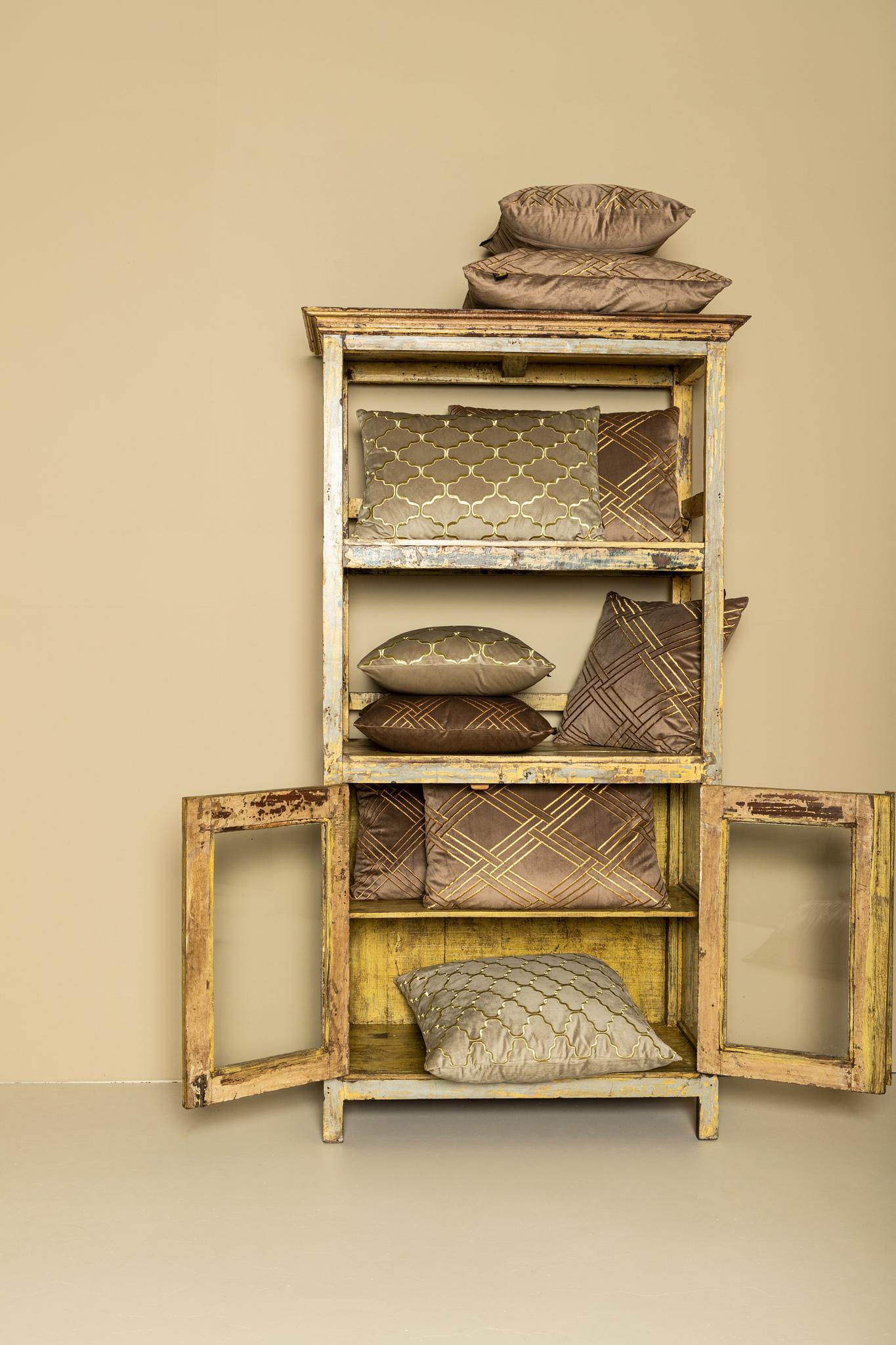 PTMD Lizze Sierkussen - 60x3x60 cm - Fluweel - Beige