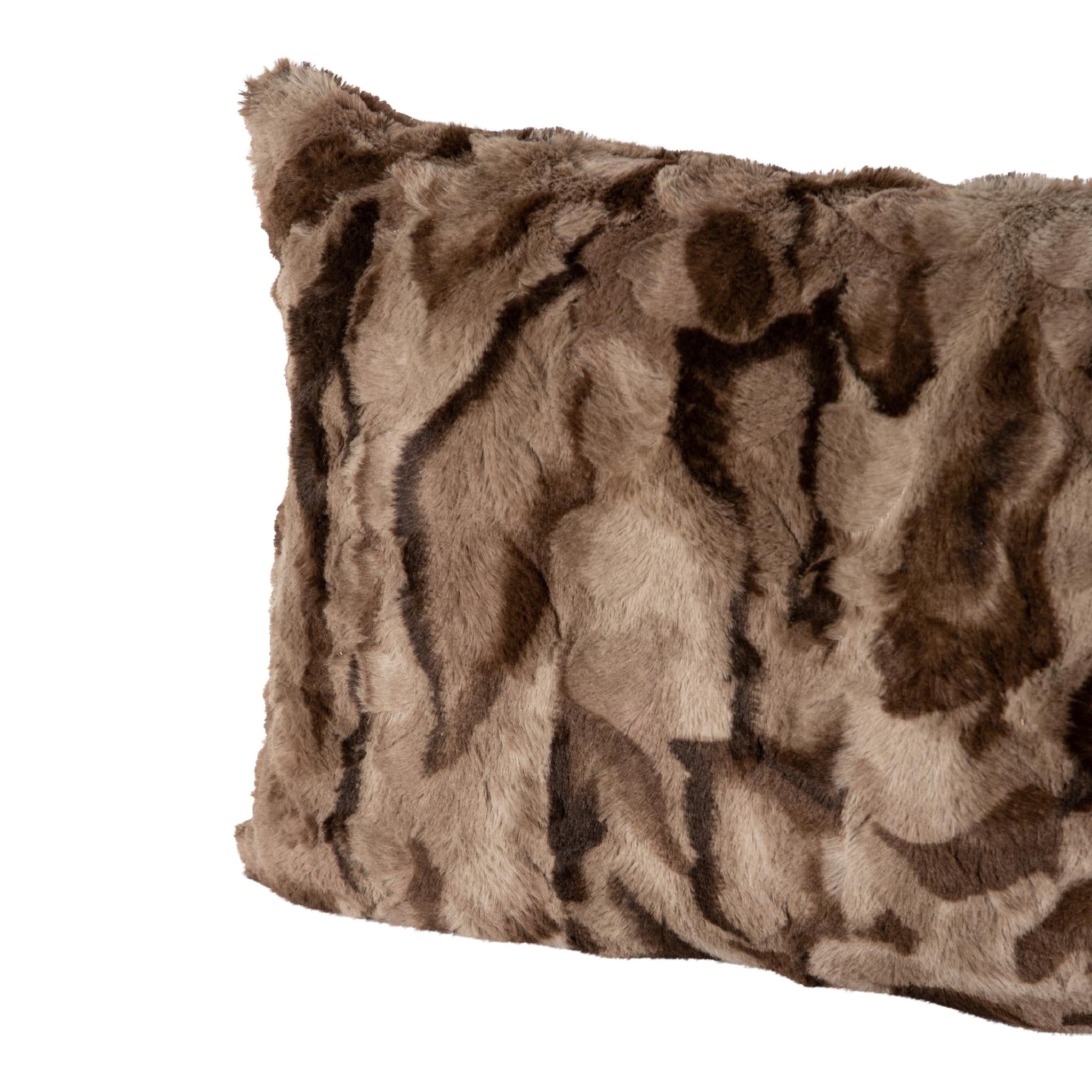PTMD Sierkussen Clarisse - 60x10x40 cm - Imitatie Bont - Bruin
