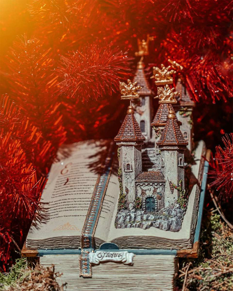 Efteling Sprookjesboek Kerstdorp - 13x13x20 cm - Polyresin