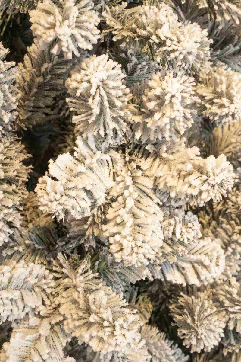 Black Box Kunstkerstboom Charlton - 91x91x155 cm - PVC - Groen,Besneeuwd