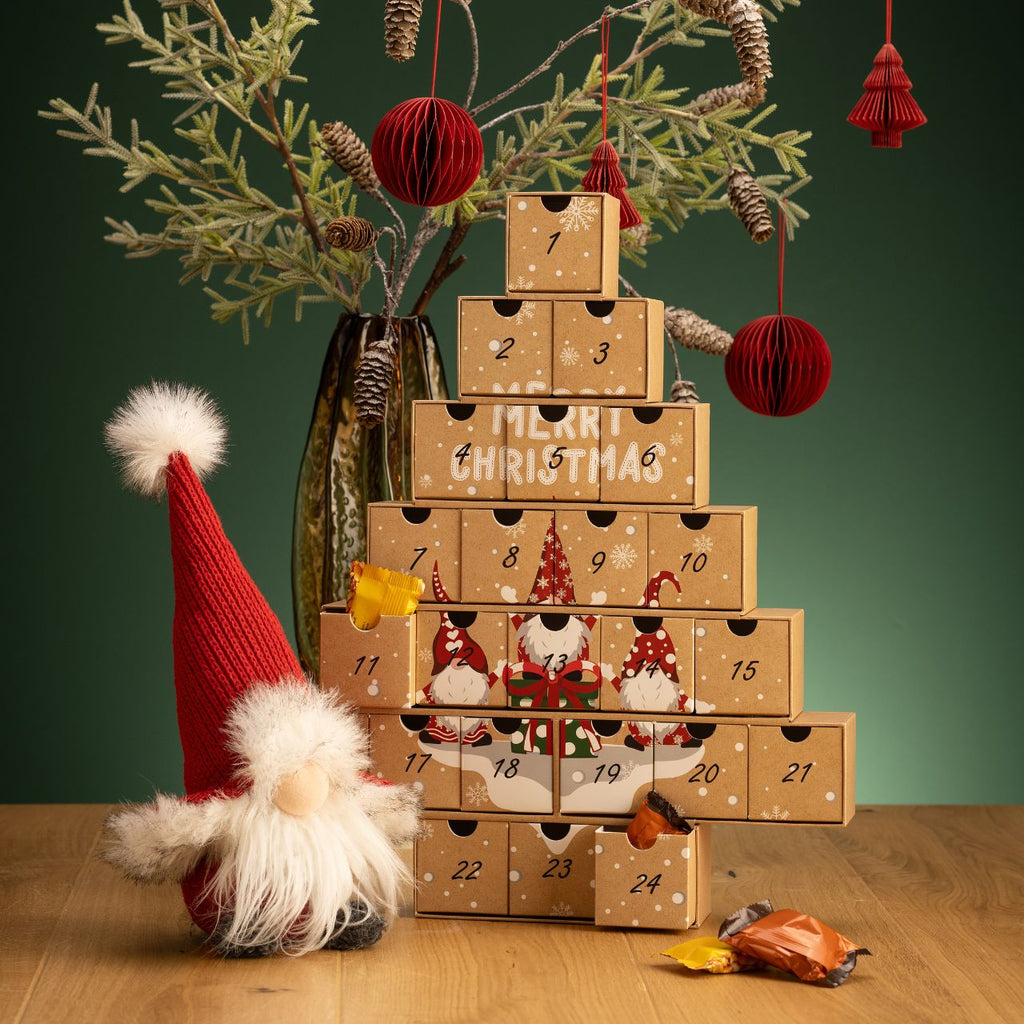 SVJ Kerstversiering Kabouter met gebreide muts - 13x21x40 cm - Textiel - Rood