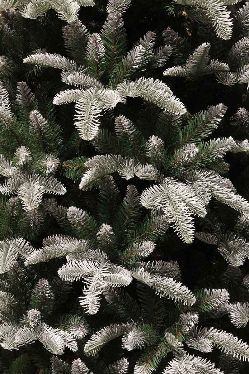 Triumph Tree Kunstkerstboom Hallarin - 155x107 cm - Besneeuwd groen