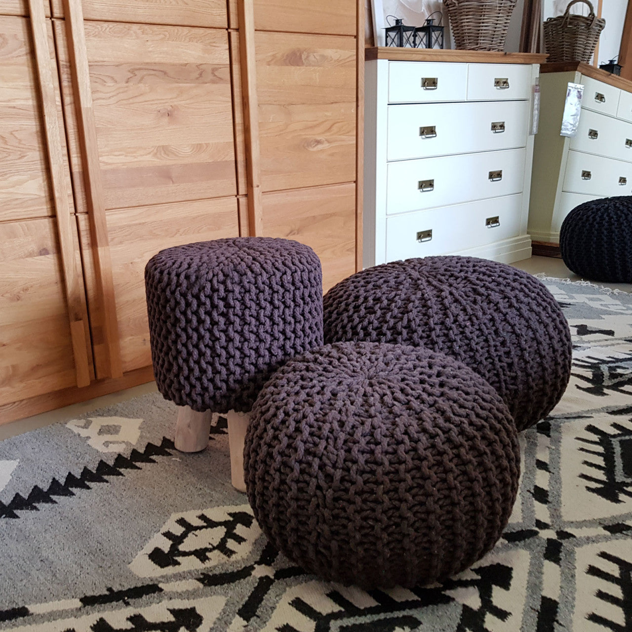 SVJ Poefs Rond - 55x55x37 cm - Katoen - Wit/Donkergrijs - Set van 2